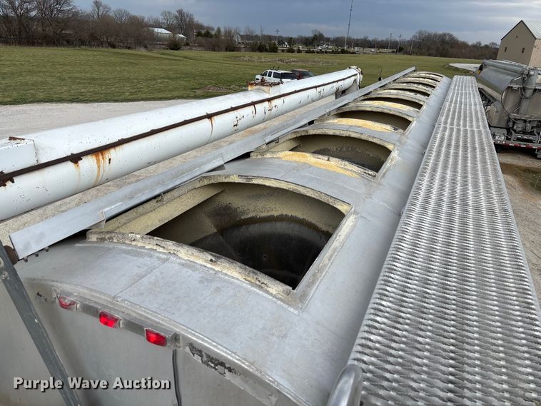 image for item FB3308 2013 Warren AT-36-SER4 feed delivery trailer