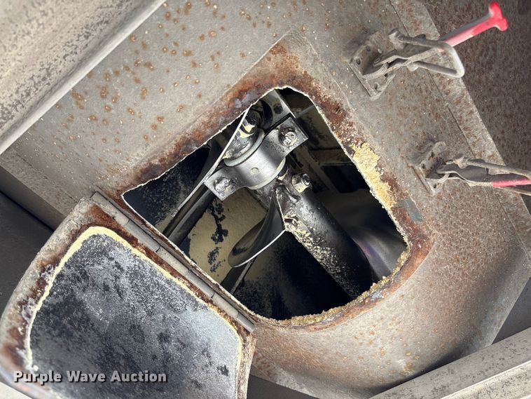 image for item FB3308 2013 Warren AT-36-SER4 feed delivery trailer