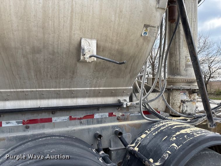 image for item FB3308 2013 Warren AT-36-SER4 feed delivery trailer