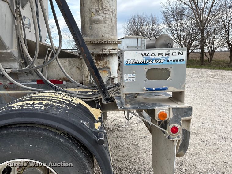 image for item FB3308 2013 Warren AT-36-SER4 feed delivery trailer