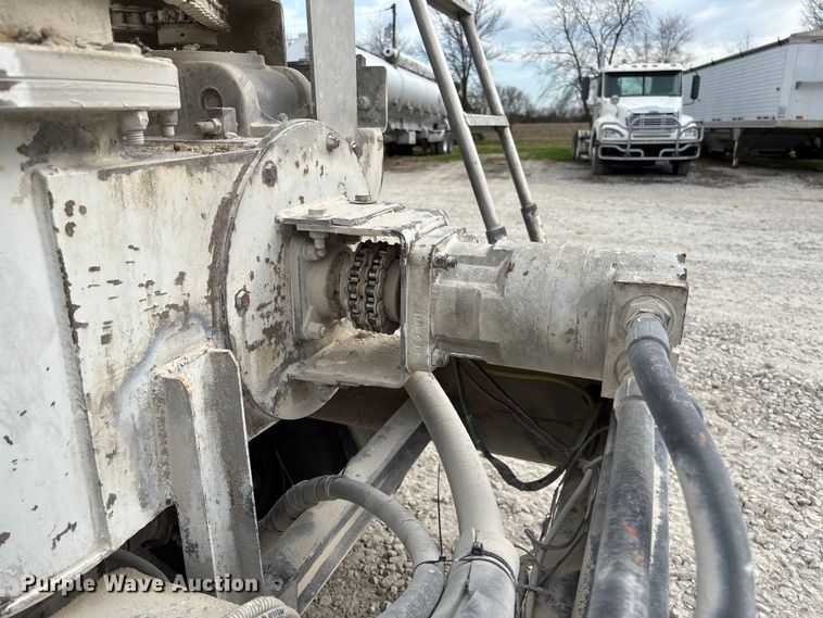 image for item FB3308 2013 Warren AT-36-SER4 feed delivery trailer