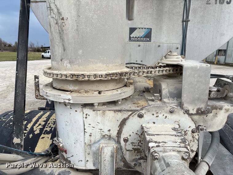 image for item FB3308 2013 Warren AT-36-SER4 feed delivery trailer