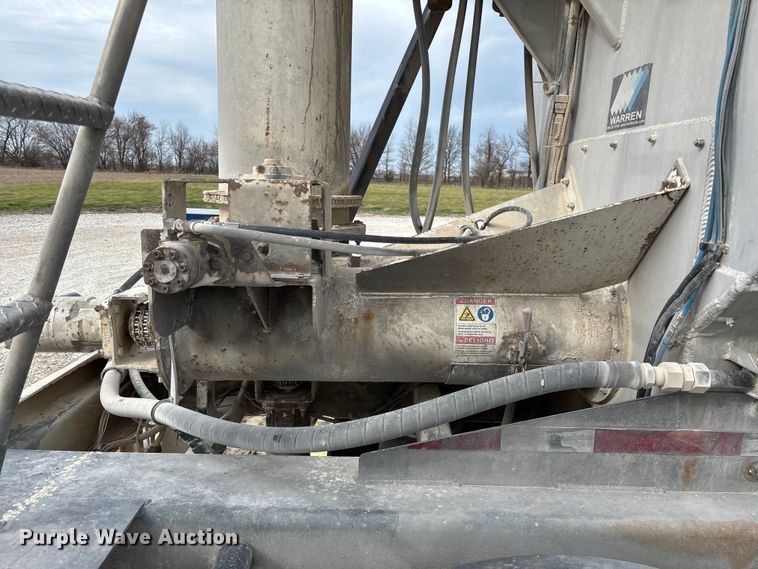 image for item FB3308 2013 Warren AT-36-SER4 feed delivery trailer