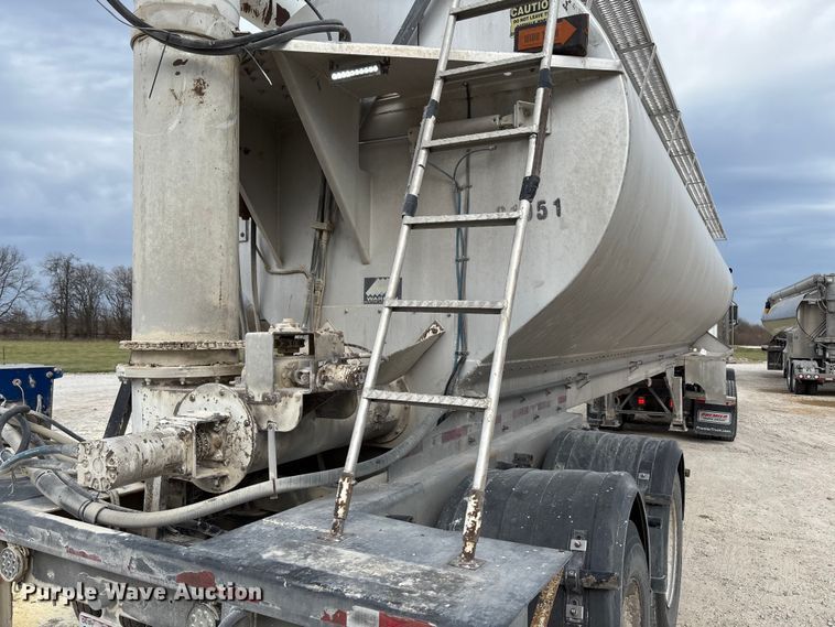 image for item FB3308 2013 Warren AT-36-SER4 feed delivery trailer