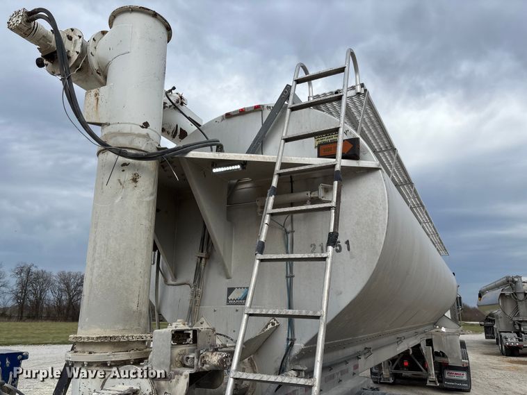 image for item FB3308 2013 Warren AT-36-SER4 feed delivery trailer