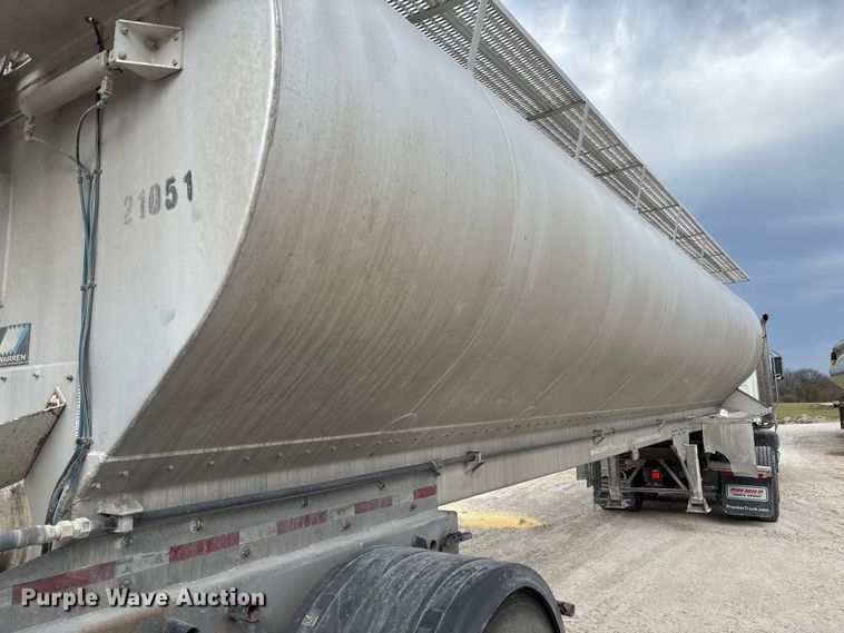 image for item FB3308 2013 Warren AT-36-SER4 feed delivery trailer