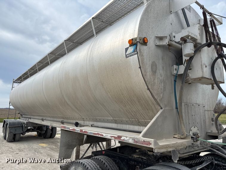 image for item FB3308 2013 Warren AT-36-SER4 feed delivery trailer