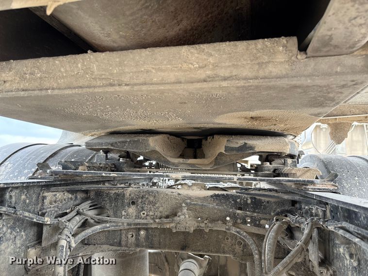 image for item FB3308 2013 Warren AT-36-SER4 feed delivery trailer