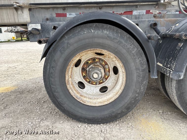 image for item FB3308 2013 Warren AT-36-SER4 feed delivery trailer