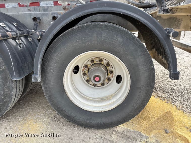 image for item FB3308 2013 Warren AT-36-SER4 feed delivery trailer