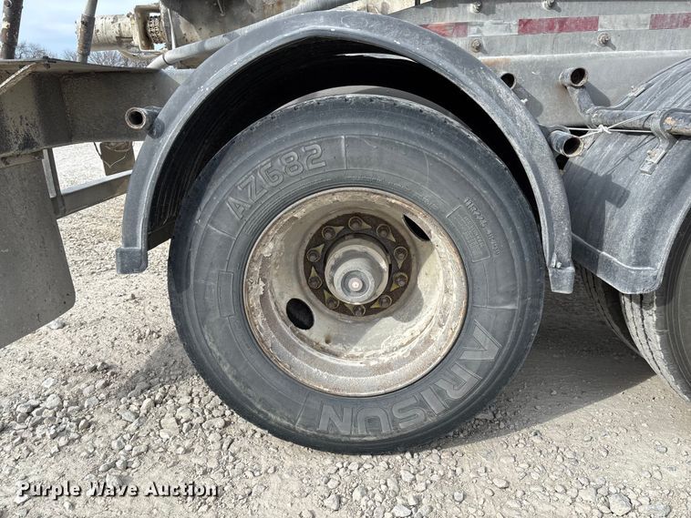 image for item FB3308 2013 Warren AT-36-SER4 feed delivery trailer