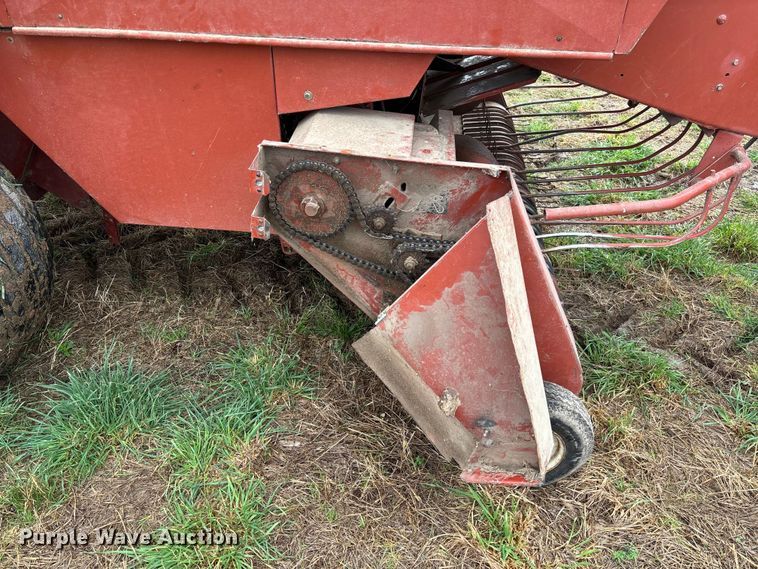 image for item FB3346 1996 Hesston 4755 large square baler