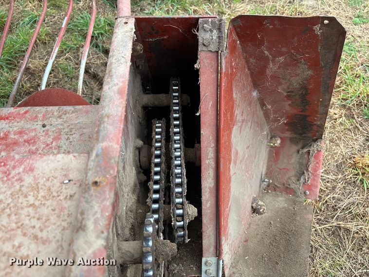 image for item FB3346 1996 Hesston 4755 large square baler