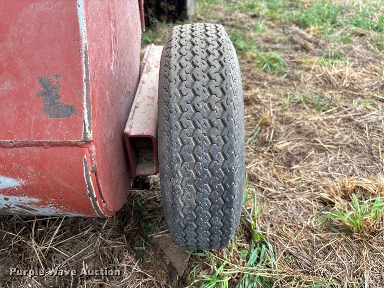 image for item FB3346 1996 Hesston 4755 large square baler