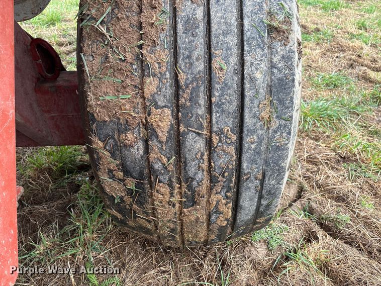 image for item FB3346 1996 Hesston 4755 large square baler