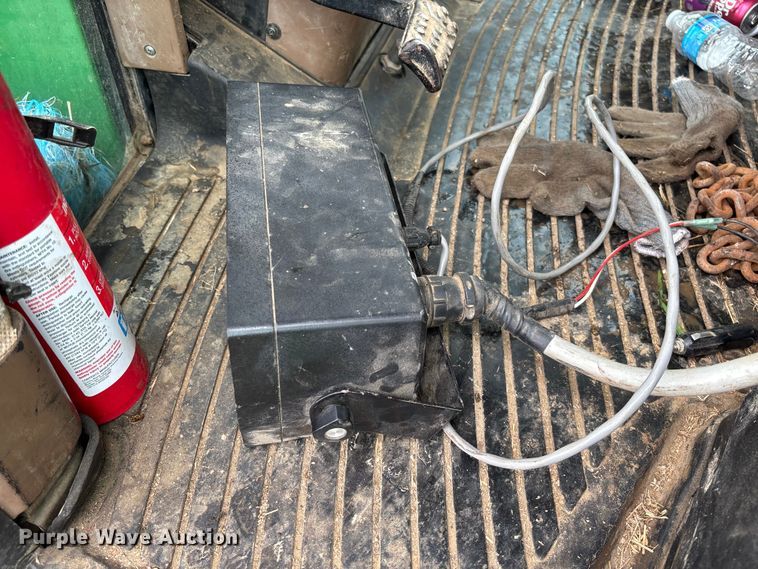 image for item FB3346 1996 Hesston 4755 large square baler