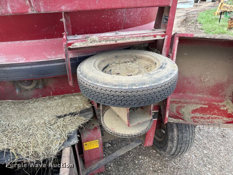 image for item FB3360 Farmhand XG30 tub grinder