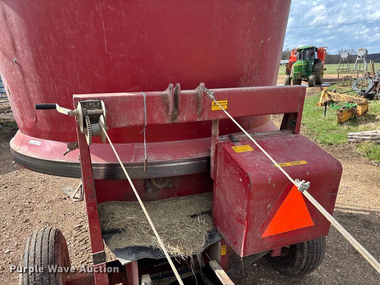 image for item FB3360 Farmhand XG30 tub grinder