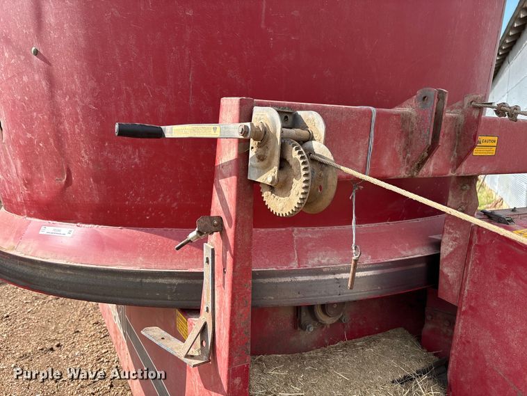 image for item FB3360 Farmhand XG30 tub grinder