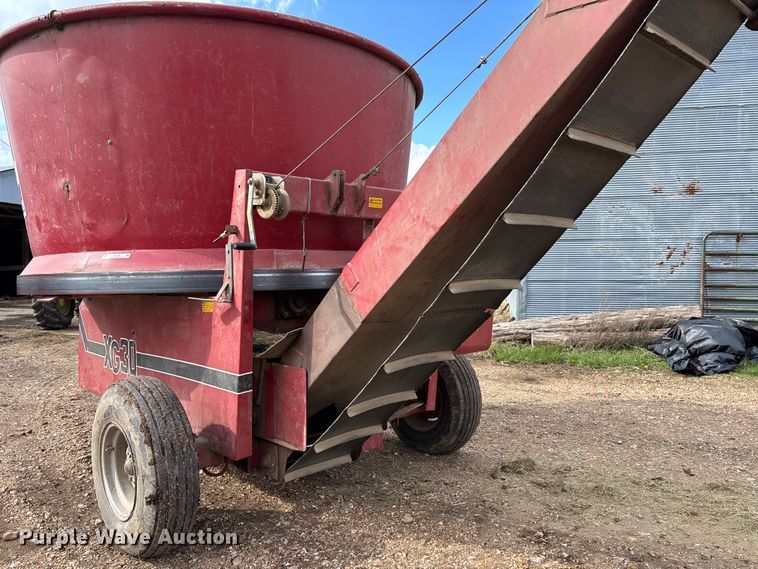 image for item FB3360 Farmhand XG30 tub grinder