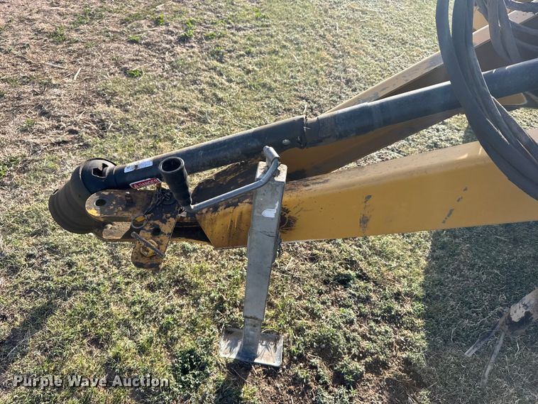 image for item FB7126 2010 Vermeer 605 super M round baler