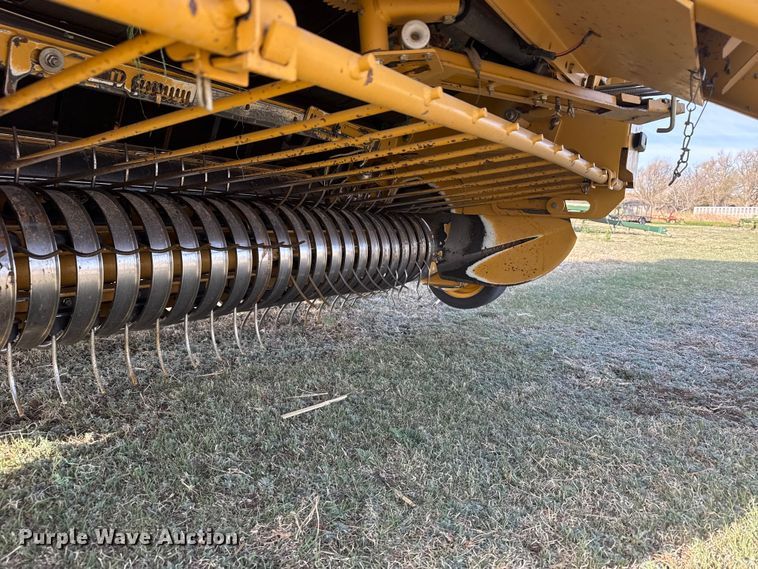 image for item FB7126 2010 Vermeer 605 super M round baler