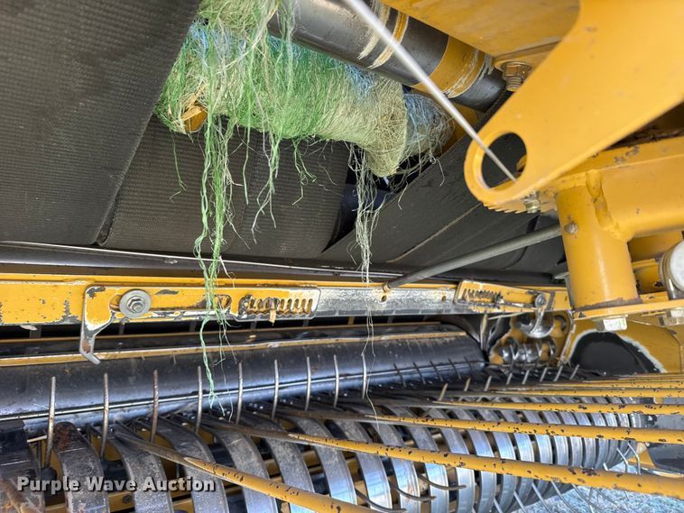 image for item FB7126 2010 Vermeer 605 super M round baler