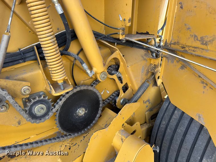 image for item FB7126 2010 Vermeer 605 super M round baler