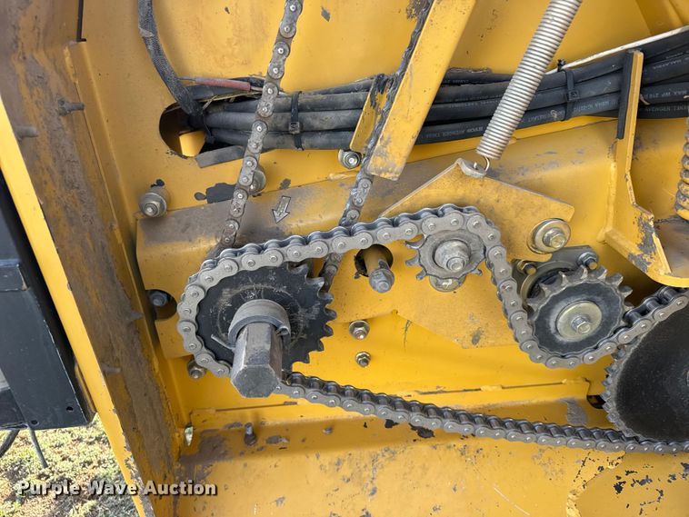 image for item FB7126 2010 Vermeer 605 super M round baler