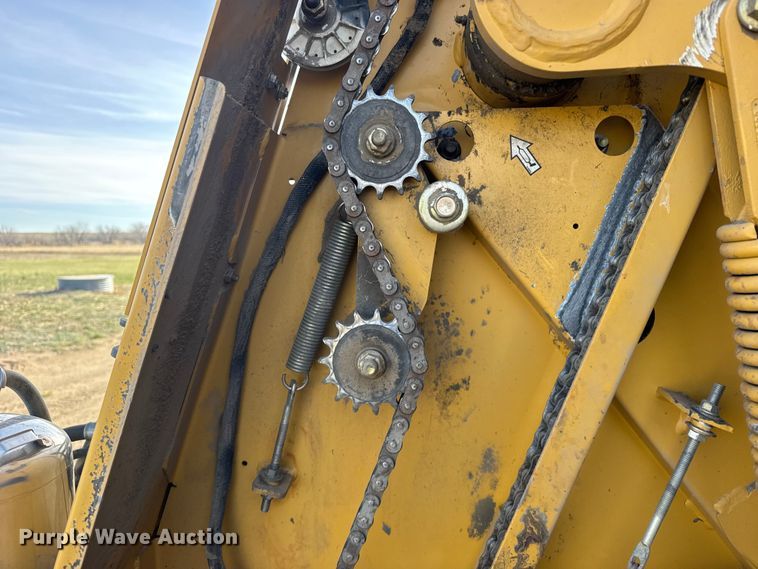 image for item FB7126 2010 Vermeer 605 super M round baler