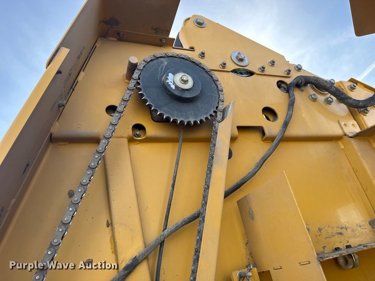 image for item FB7126 2010 Vermeer 605 super M round baler