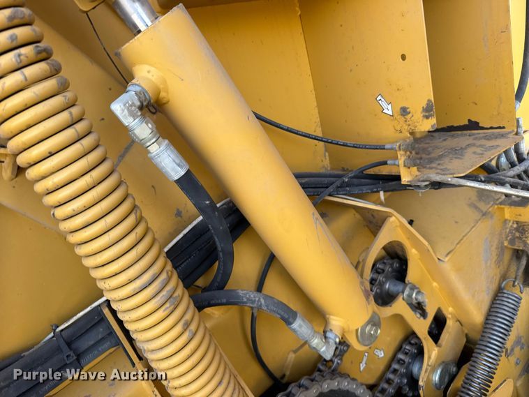 image for item FB7126 2010 Vermeer 605 super M round baler