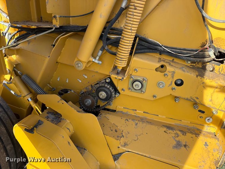 image for item FB7126 2010 Vermeer 605 super M round baler