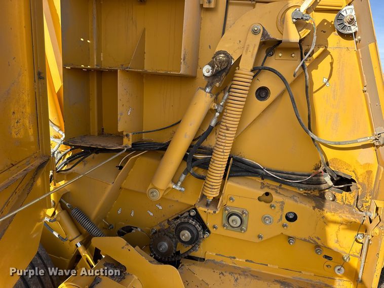 image for item FB7126 2010 Vermeer 605 super M round baler