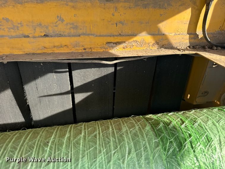 image for item FB7126 2010 Vermeer 605 super M round baler