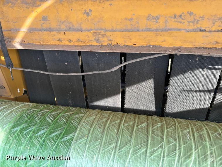 image for item FB7126 2010 Vermeer 605 super M round baler