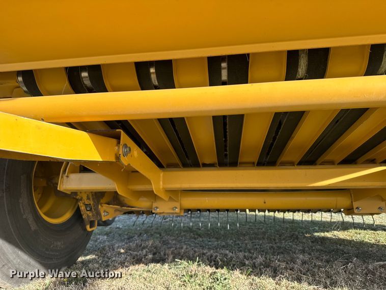 image for item FB7126 2010 Vermeer 605 super M round baler