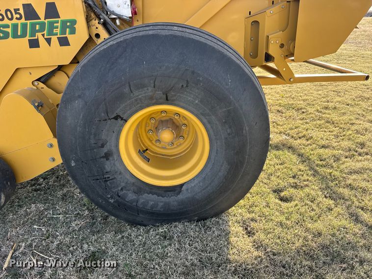 image for item FB7126 2010 Vermeer 605 super M round baler