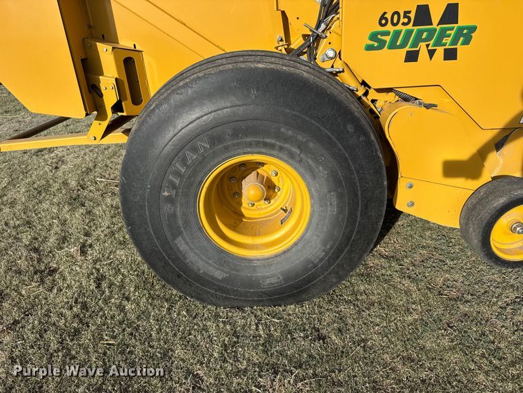 image for item FB7126 2010 Vermeer 605 super M round baler