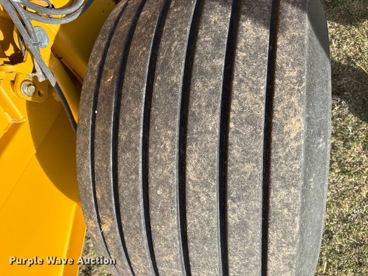 image for item FB7126 2010 Vermeer 605 super M round baler