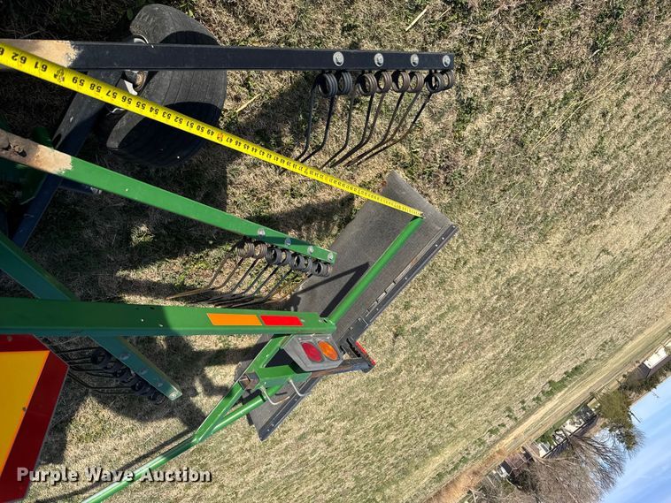 image for item FB7129 Victor 1150 hay tedder