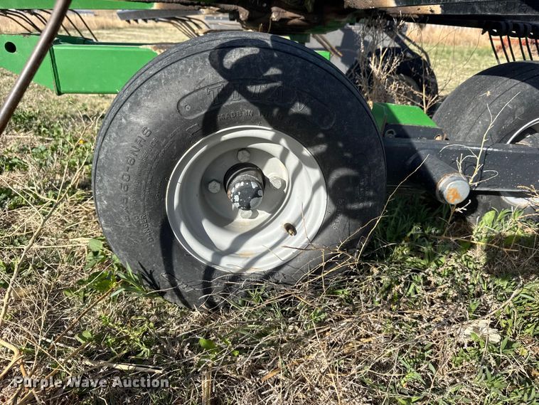 image for item FB7129 Victor 1150 hay tedder