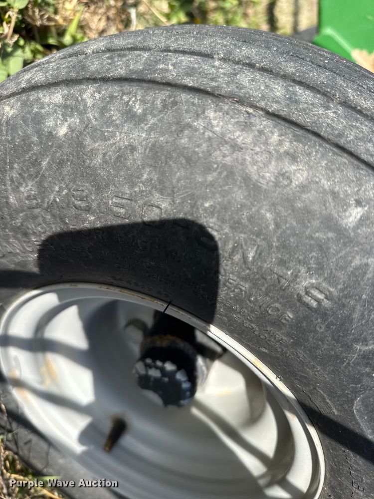 image for item FB7129 Victor 1150 hay tedder