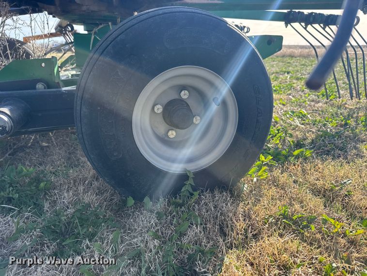 image for item FB7129 Victor 1150 hay tedder