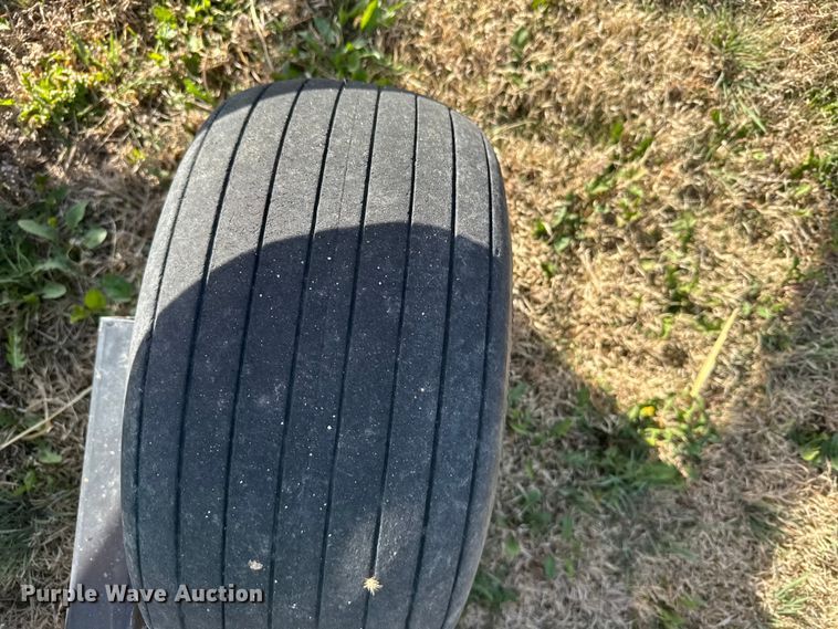 image for item FB7129 Victor 1150 hay tedder