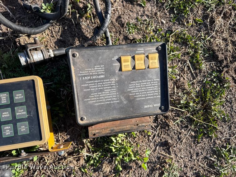 image for item FB7139 John Deere 7200 planter