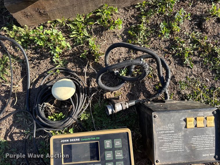 image for item FB7139 John Deere 7200 planter