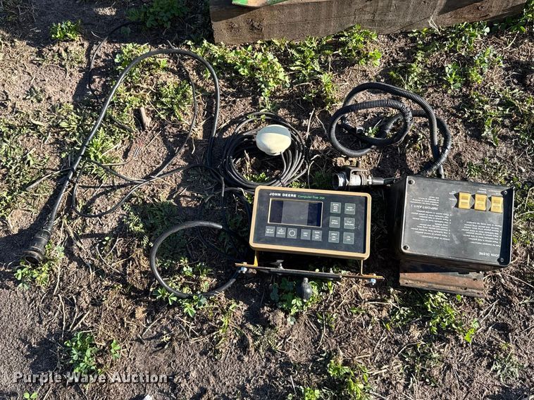 image for item FB7139 John Deere 7200 planter