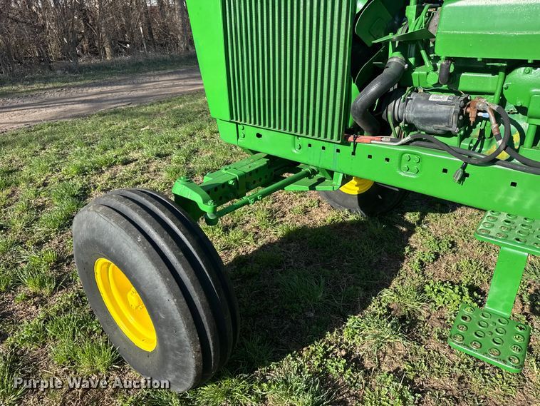 image for item FB7142 1973 John Deere 4630 tractor