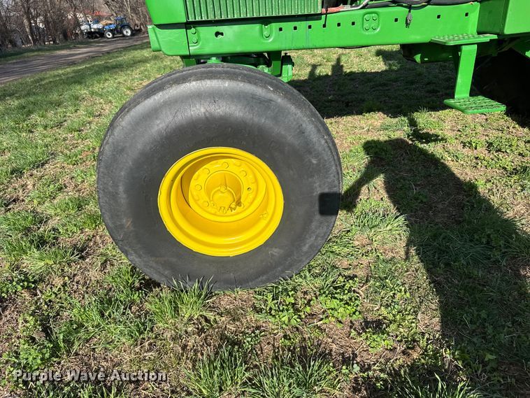 image for item FB7142 1973 John Deere 4630 tractor